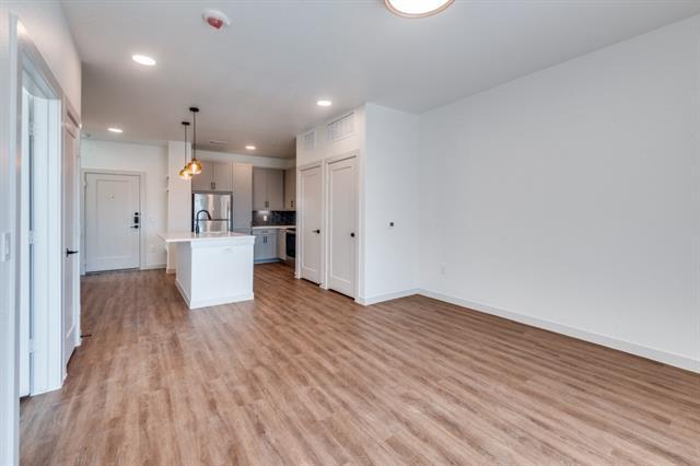 Photo - 627 N Lancaster Ave Unit 105