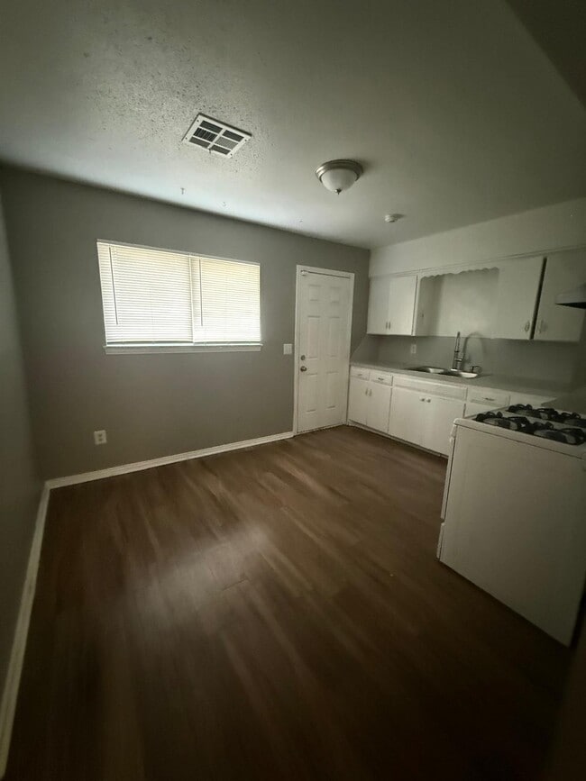 Photo - 2300 S Kate Ave