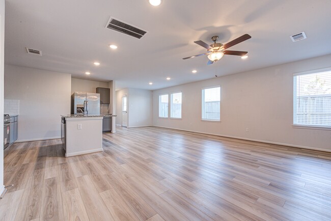 Photo - 18831 Glenwood Chase Ct
