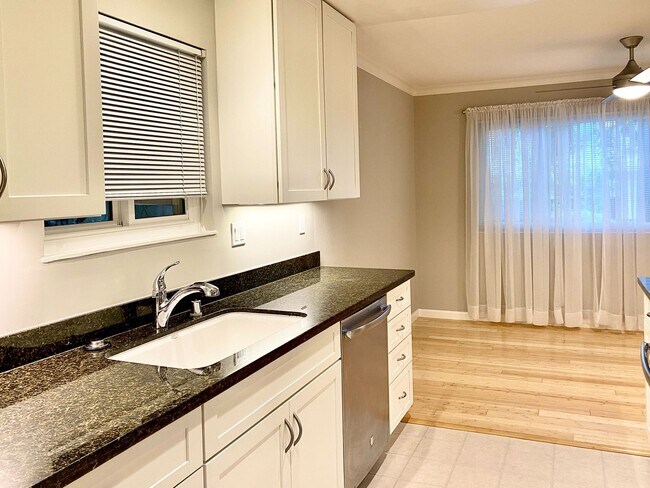 Photo - Noel Oaks Apartments