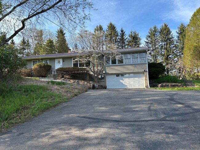 Front of house and garage - 281 Lake Rd House