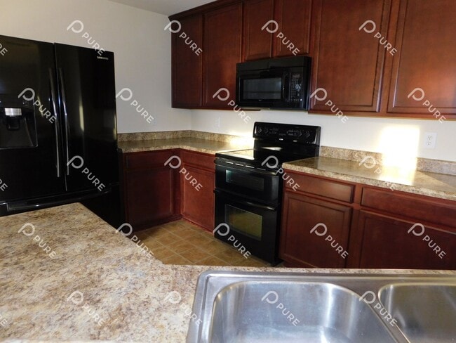 Photo - 108 Barnard St