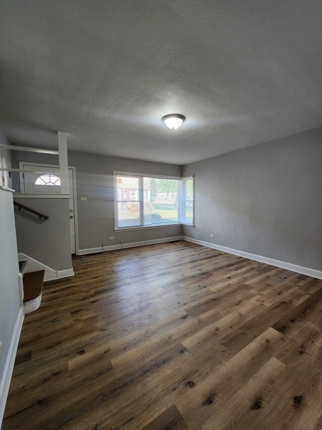 Photo - 1336 Wentworth Ave