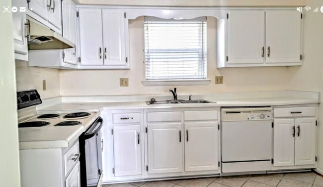 Photo - 1732 Delaney St