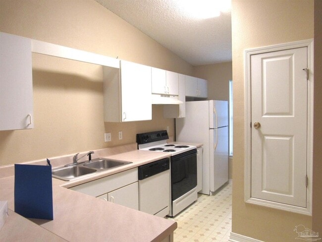 Photo - 8505 Nantucket Pl