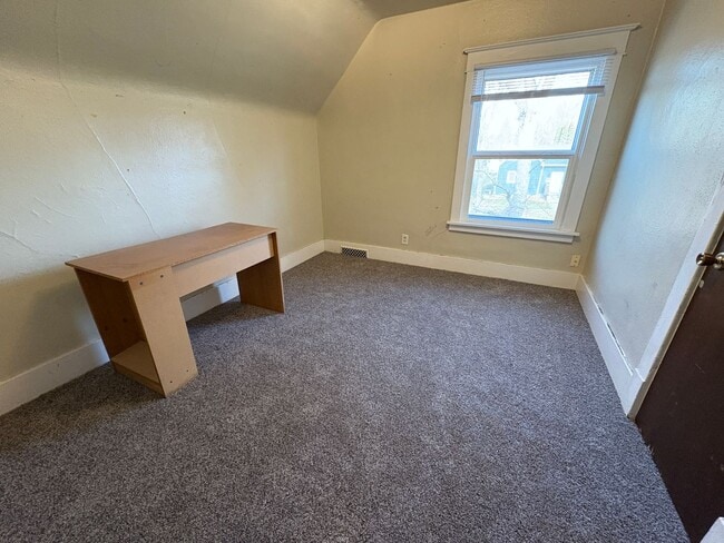 Photo - 325/327 3rd St NE Unit 327