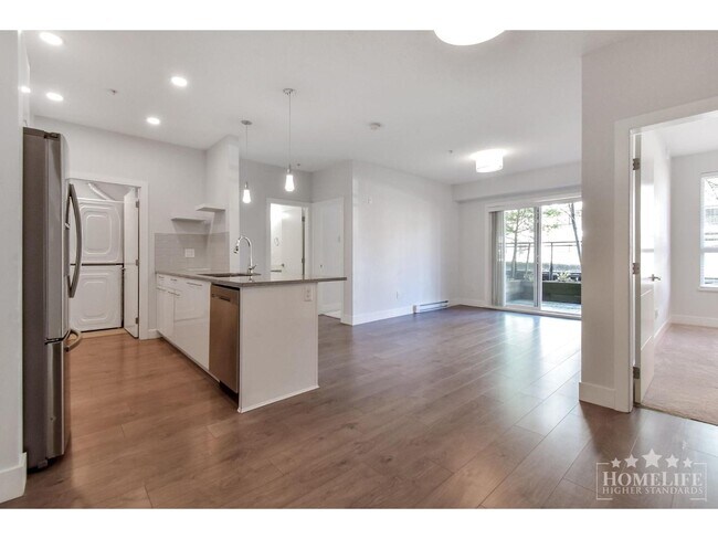 5485 Brydon Crescent Unit 105