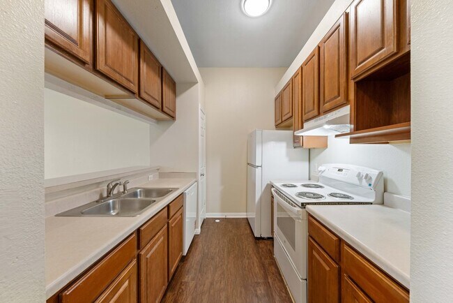 Bright 2-Bed Gem with Balcony in Universal City – A/C, Washer Hookups, and Modern Finishes