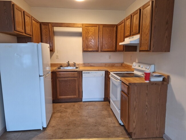 Photo - 464 Howe Ave Unit 3B