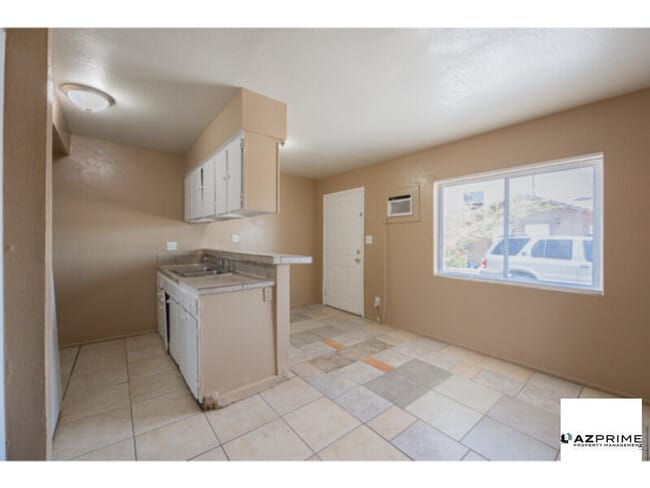 Photo - MOVE IN SPECIAL / FREE FIRST MONTH RENT! S...