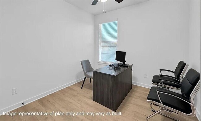 Photo - 2431 Longfellow Dr