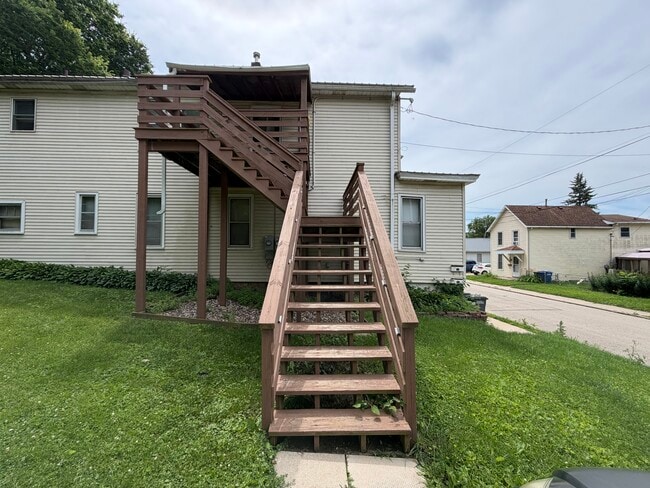 Building Photo - 2914 Pinard St Unit #2