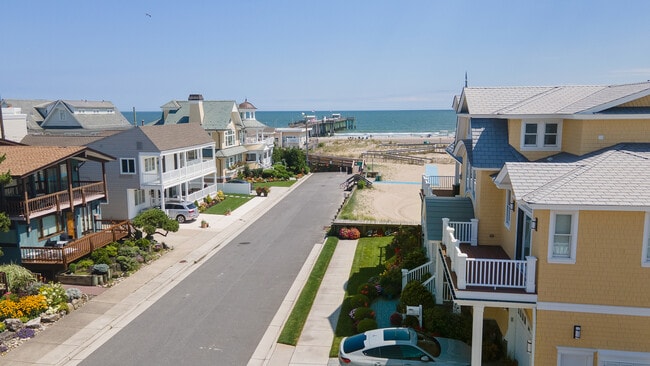 Photo - 7600 Bayshore Dr