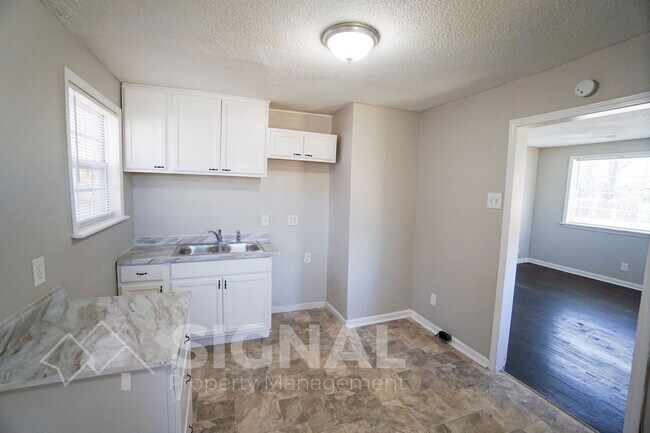 Photo - 581 Seminole Cir