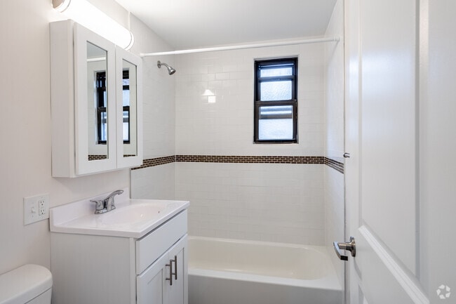2BR 1BA - 664SF
