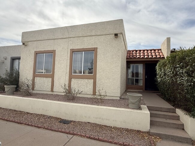 Building Photo - I-10 and Baseline, 3 bed, 2 bath, Patio home Fridge Included