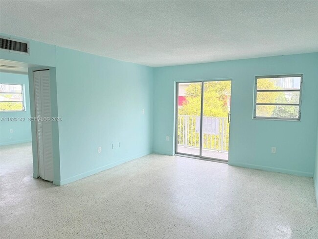 Photo - 428 SW 5th Ave Unit 404