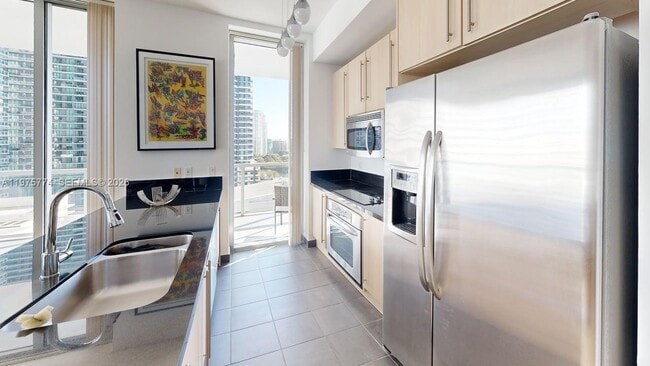 Photo - 79 SW 12th St Unidad 2206-S