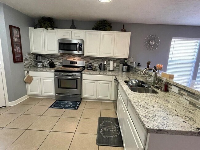 Photo - 9418 Fillmont Ln