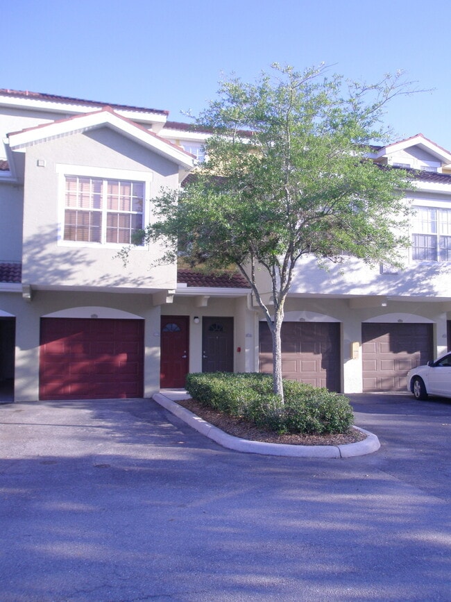 Building Photo - Annual turnkey furnished renovated GATED C... Rental