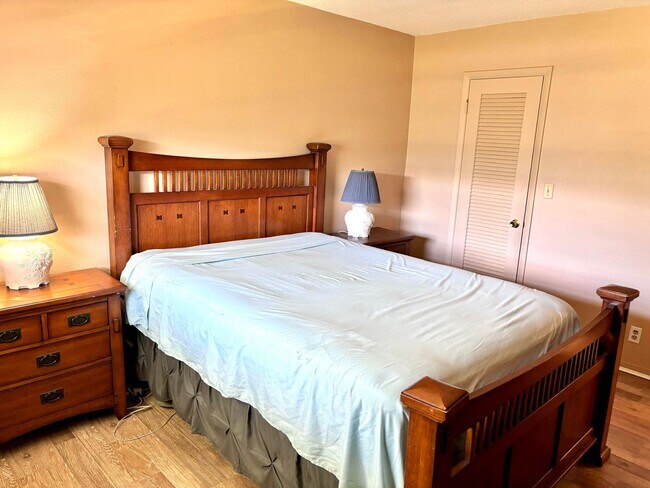 Photo - 2031 Dewey St