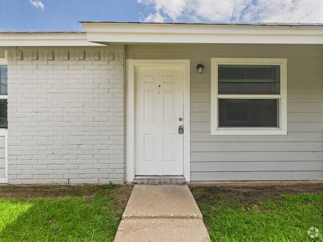 Building Photo - 1908 Finfeather Rd Rental