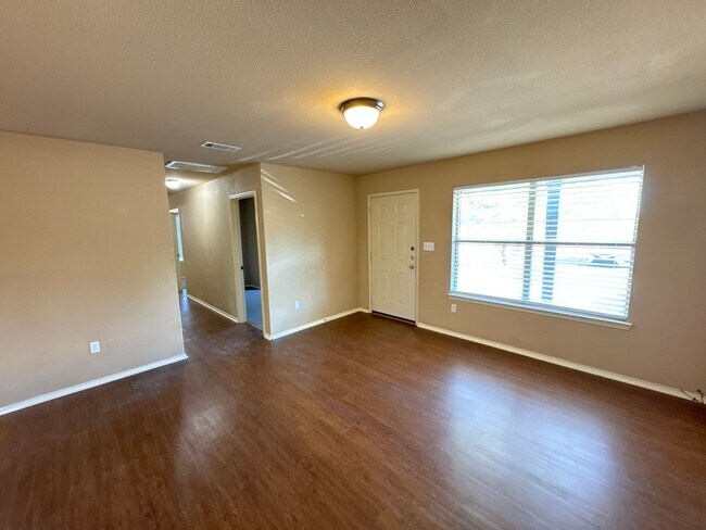 Photo - 2725 Lovers Lane Rd Unit 2