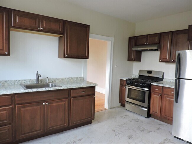Building Photo - 274 Brookline St Unit #3R Rental