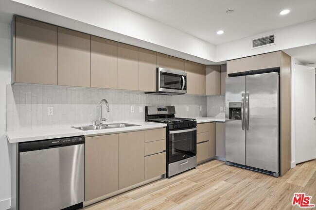 Photo - 10405 Louisiana Ave Unit 403