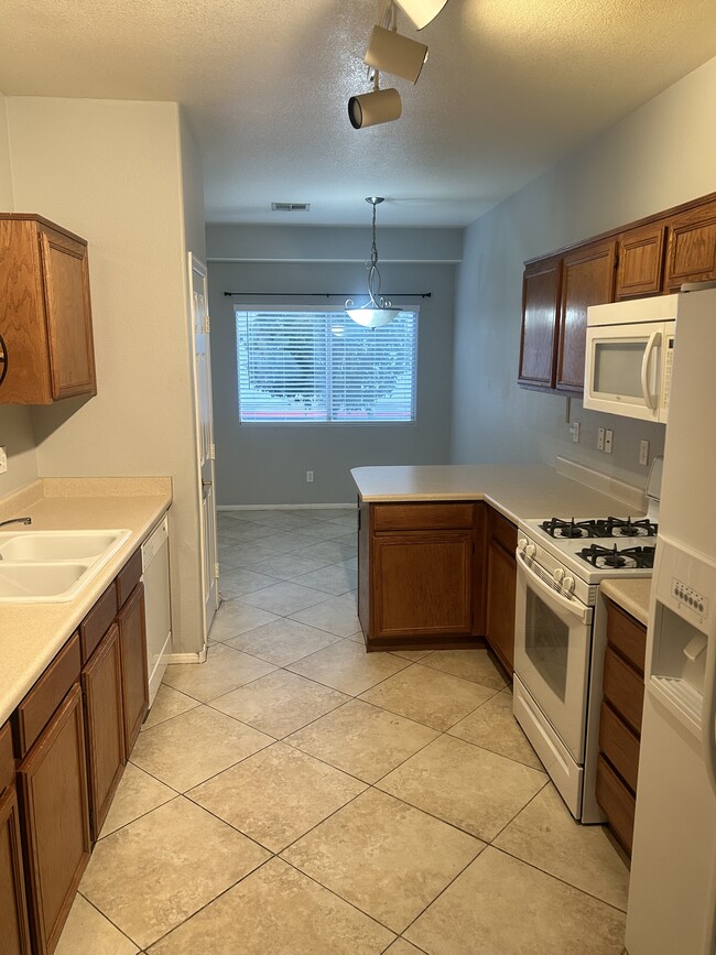 Photo - 85 Falcon Feather Way