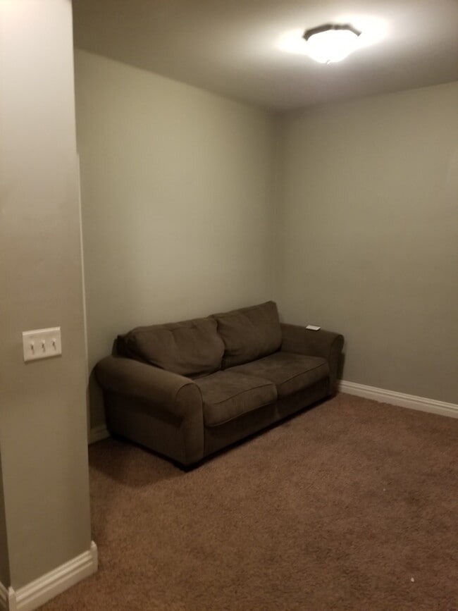 Photo - 345 W 3rd St Unit 3