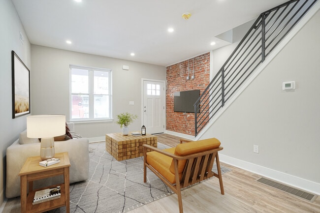 Photo - 1624 S Yewdall St