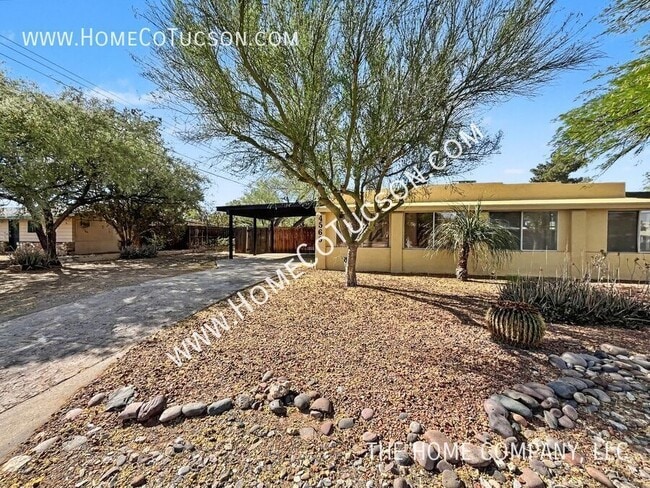 Photo - 4566 E Seneca St