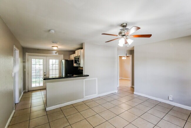 Photo - 2520 NE 7th Terrace