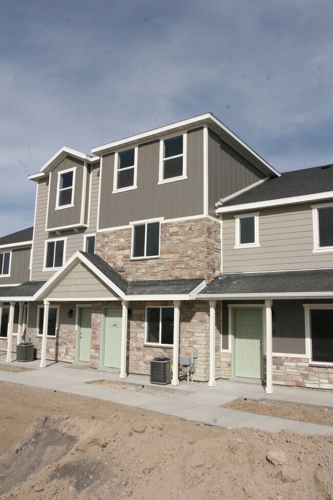 Photo - 3 Bed 2 bath Townhouse for Rent