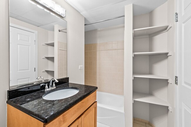 Photo - 4875 S Monaco St