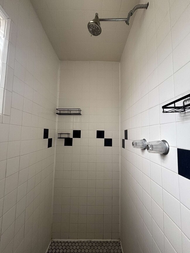 Shared Bathroom - 1229 N 4th Ave