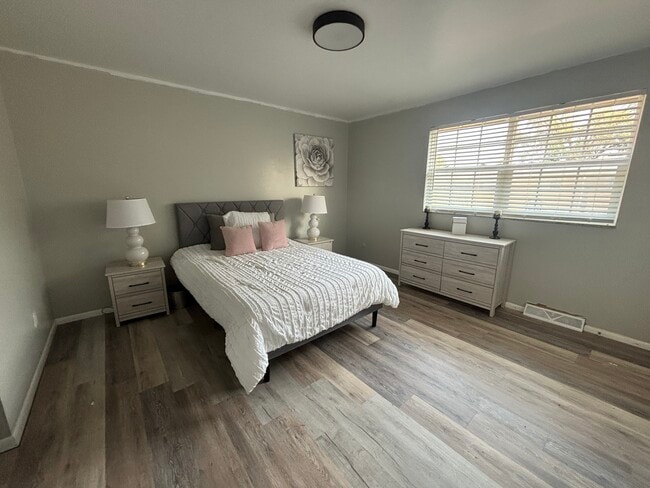 Photo - Colonial Park Townhomes