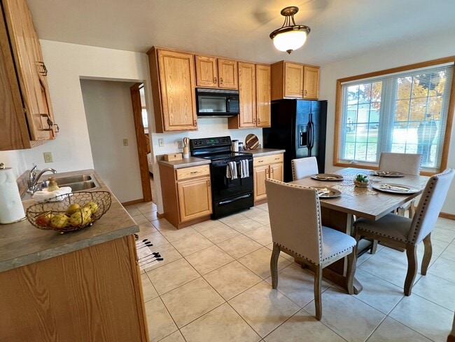 Photo - 3035 Martin Rd