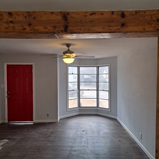 Photo - 423 Ellana Claire Ct