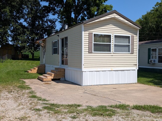 Building Photo - 14716 E 425 North Rd