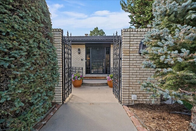 Photo - Gorgeous 4 bed 5 bath Luxury rental in Cherry Hills Village!