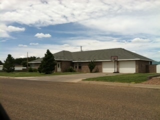 IMPRESSIVE CUSTOM BUILT HOME ON 16TH STREET - IMPRESSIVE CUSTOM BUILT HOME ON 16TH STREET