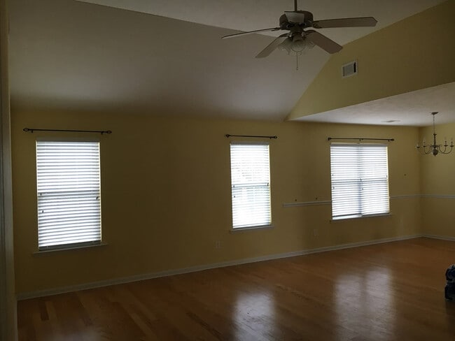 Photo - 109 Marigold Dr