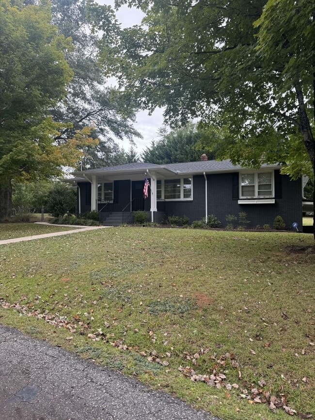 Building Photo - Price & Location! Rental