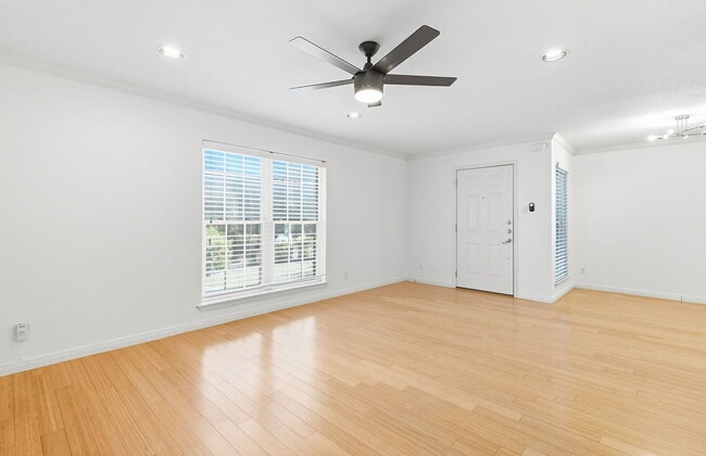 Photo - 900 S Lamar Blvd Unit 210