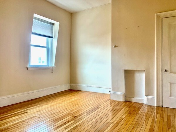Photo - 41 Monmouth St Unit 3