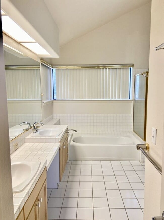 Photo - Mililani Mauka Executive home. 4 bedroom 2.5 bath home