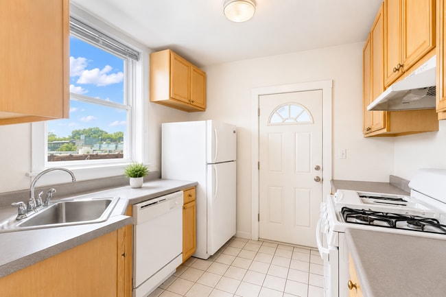 Photo - 6414 N Newgard Ave Unidad 3E