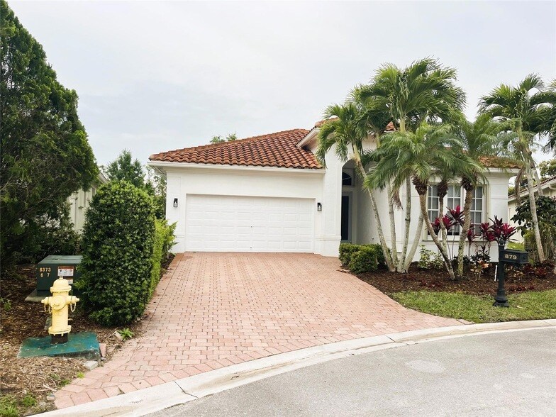 Photo - 879 SW Pebble Ln